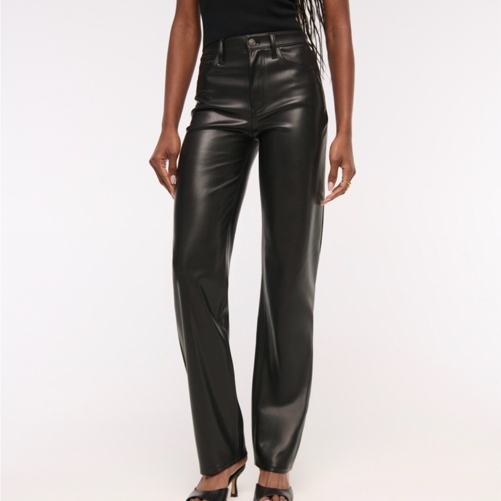 Abercrombie 90’s Relaxed High Rise Vegan Leather Pants
